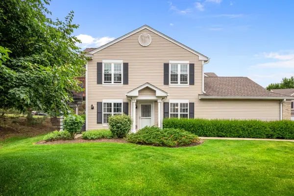 513 Windham Cove DR, Crystal Lake, IL 60014