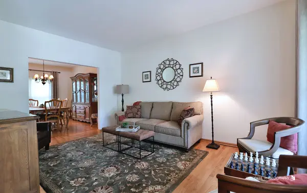 448 Kelly LN, Crystal Lake, IL 60012