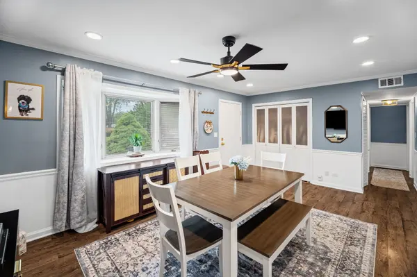 35 Johnathan RD, Lake Zurich, IL 60047