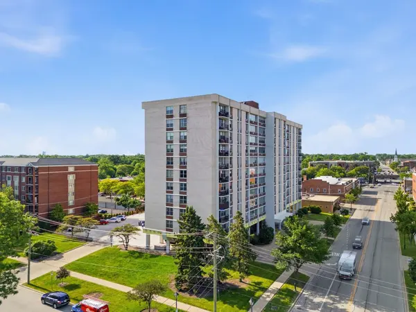 33 N Main ST #6G, Lombard, IL 60148