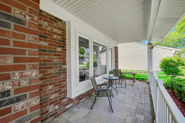 459 Sussex CT, Buffalo Grove, IL 60089