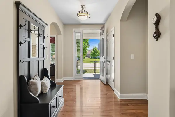 2807 Edgebrook CT, Naperville, IL 60564