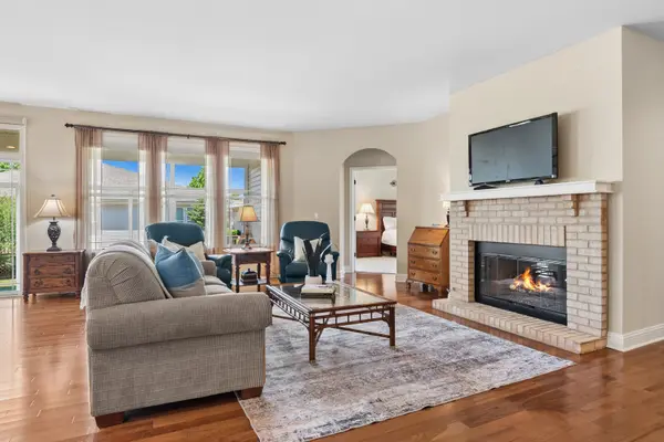 2807 Edgebrook CT, Naperville, IL 60564