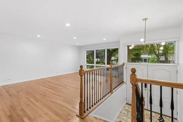 409 Brookside DR, Wilmette, IL 60091