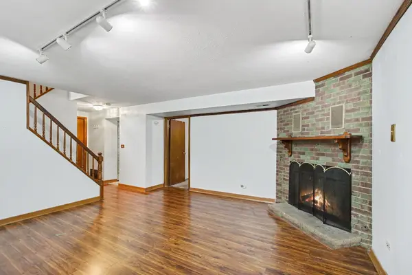 1714 Kingston LN, Schaumburg, IL 60193