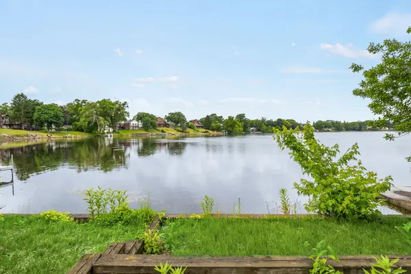 3815 Midway DR, Island Lake, IL 60042