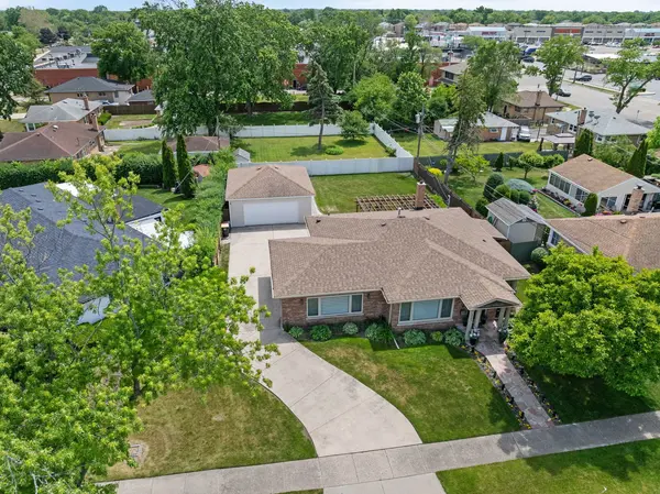 7145 Greenwood ST, Morton Grove, IL 60053