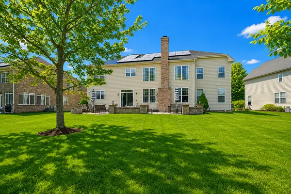 5423 SWAN CIR, Hoffman Estates, IL 60192