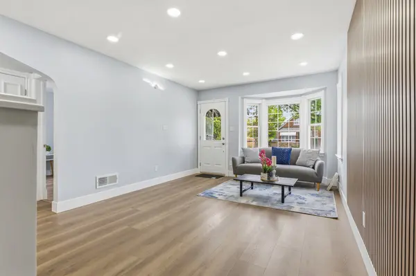 3221 N Opal AVE, Chicago, IL 60634