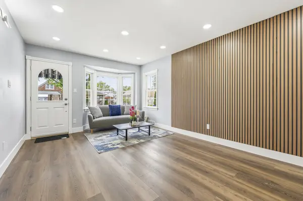 3221 N Opal AVE, Chicago, IL 60634