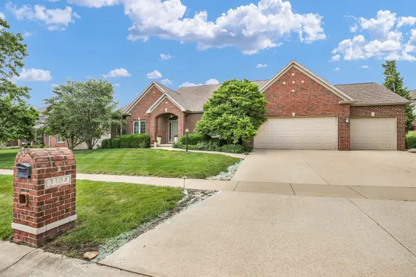 3304 Sandhill LN, Champaign, IL 61822