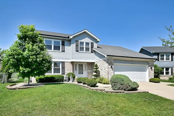 1350 W Barnwall DR, Addison, IL 60101