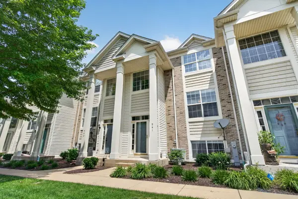 941 Summit Creek DR, Shorewood, IL 60404