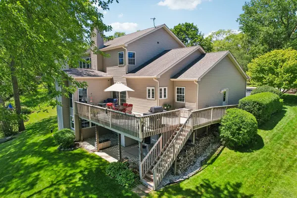 605 Tulip CIR, Island Lake, IL 60042
