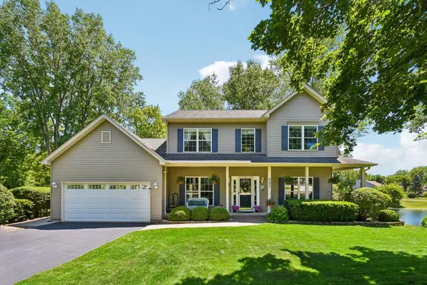605 Tulip CIR, Island Lake, IL 60042