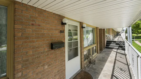 1104 Kimberly RD #808, Bettendorf, IA 52722