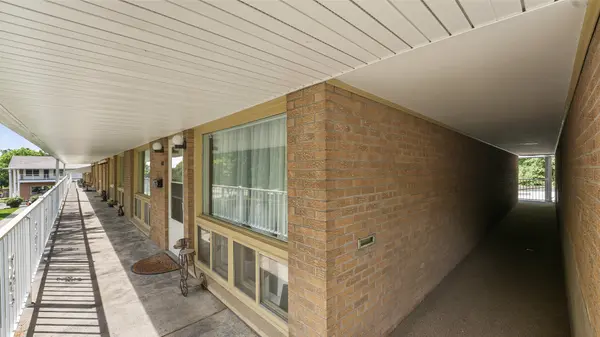 1104 Kimberly RD #808, Bettendorf, IA 52722