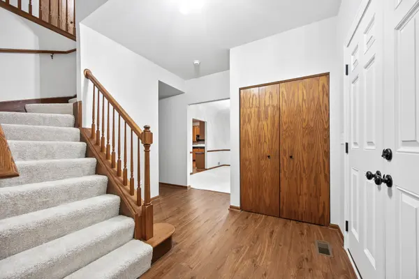 533 Springwood LN, Bolingbrook, IL 60440