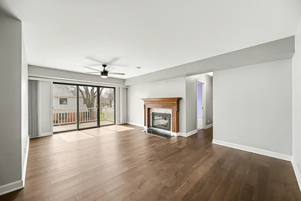 27W685 GRASMERE DR #1808, Winfield, IL 60190