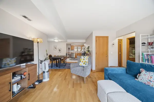 5624 W Higgins AVE #2S, Chicago, IL 60630