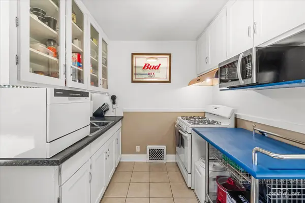 417 S 13th AVE, St. Charles, IL 60174