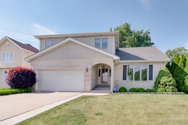 1216 W Grove ST, Addison, IL 60101