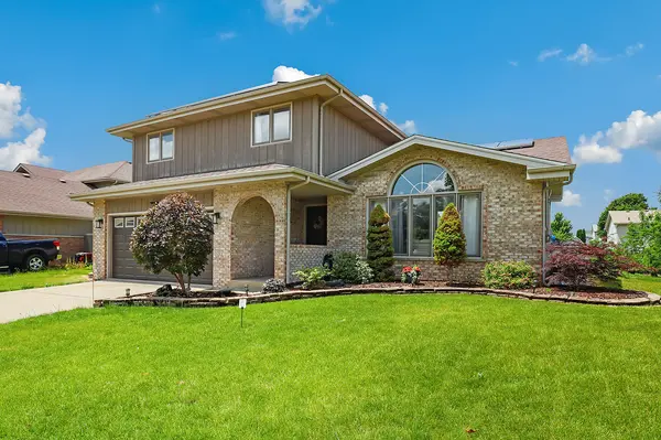 338 Wild Rose LN, Romeoville, IL 60446