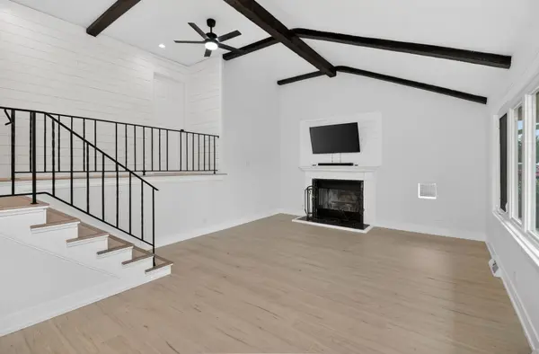 51 W Marilyn TER, Addison, IL 60101