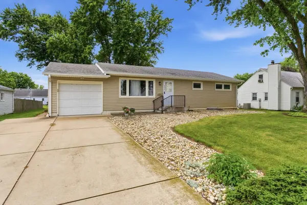 4620 50th AVE, Moline, IL 61265