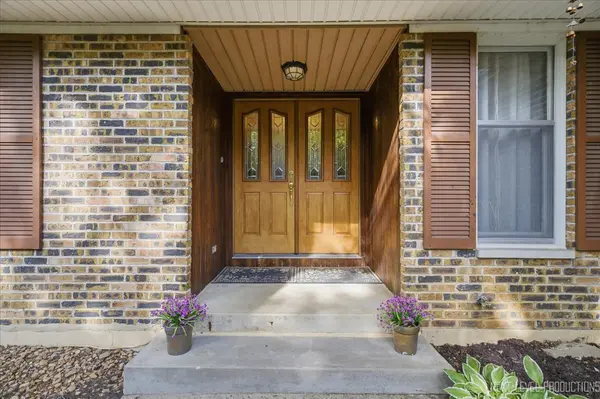 5148 Lincoln AVE, Lisle, IL 60532
