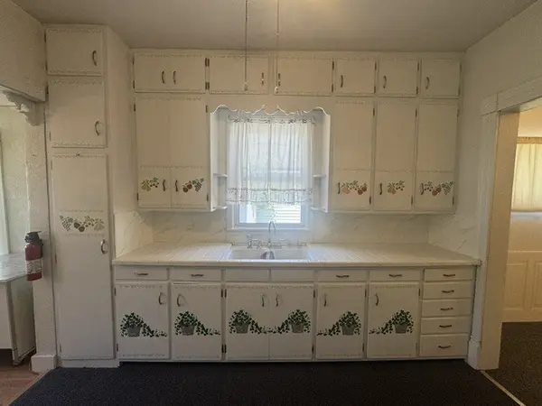 700 9th AVE, Clinton, IA 52732