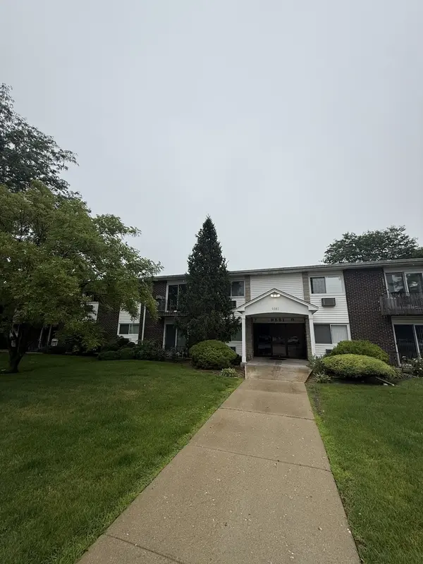 9581 Dee RD #202B, Des Plaines, IL 60016