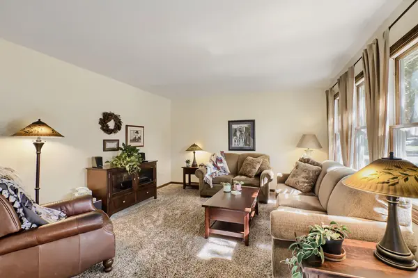 390 Cornell LN, Elgin, IL 60123