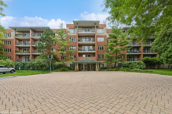 3900 W Bryn Mawr AVE #304, Chicago, IL 60659