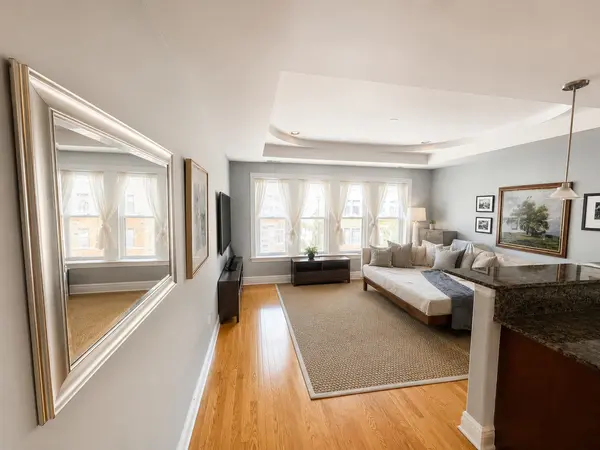 6711 N Lakewood AVE #2N, Chicago, IL 60626