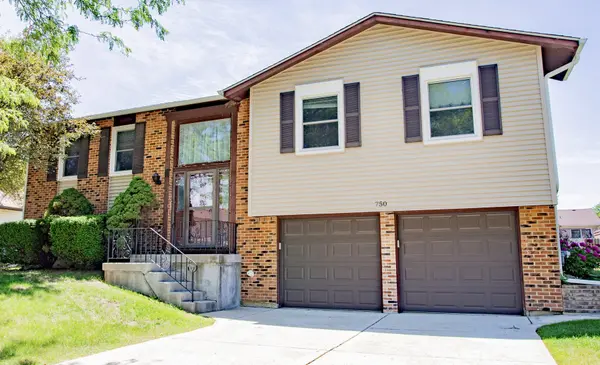 750 Michigan LN, Elk Grove Village, IL 60007
