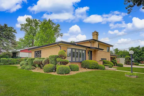 222 S Mayfair PL, Chicago Heights, IL 60411