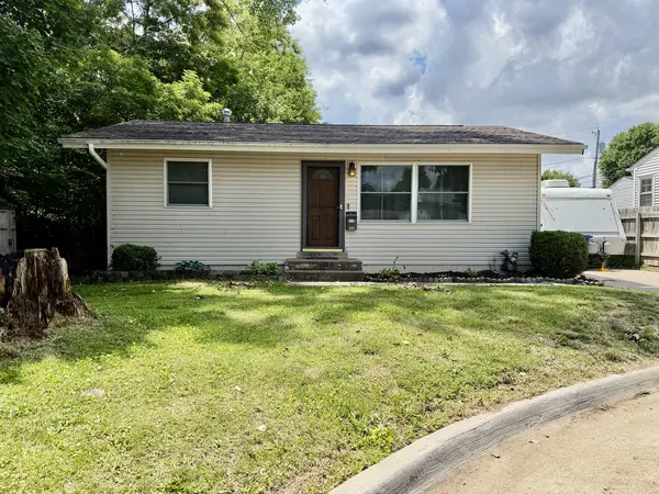 422 Ruth PL, Clinton, IA 52732