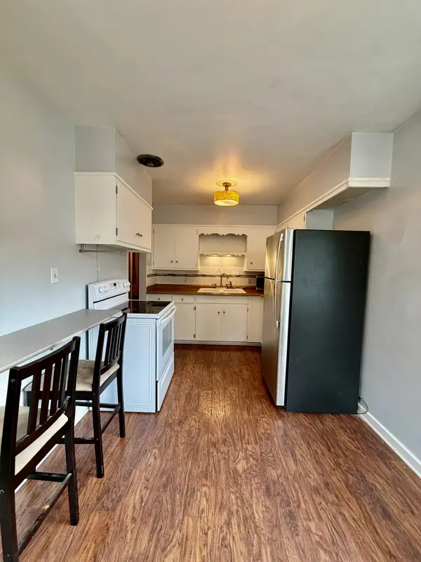 422 Ruth PL, Clinton, IA 52732
