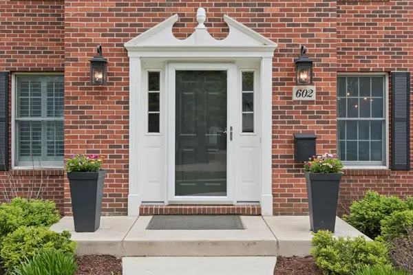 602 Gray ST, Geneva, IL 60134