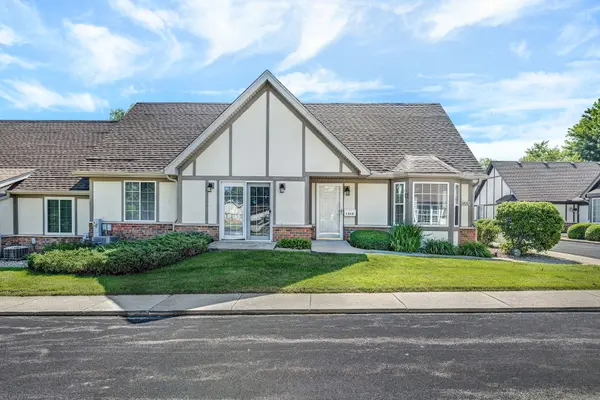 1820 Willow Circle DR #1820, Crest Hill, IL 60403