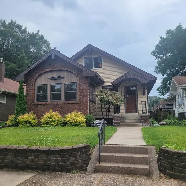 2750 14th AVE, Moline, IL 61265