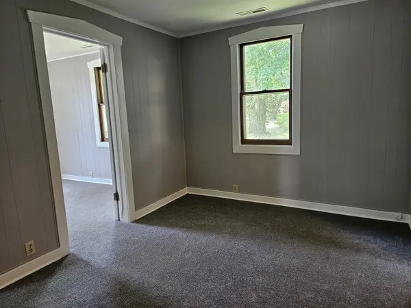 44 1/2 N Market ST, Momence, IL 60954