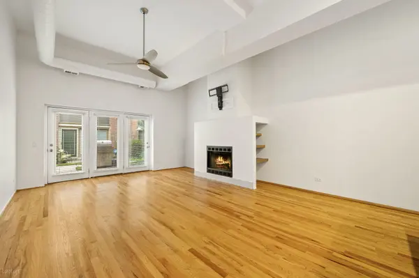 1100 W Cornelia AVE #118, Chicago, IL 60657
