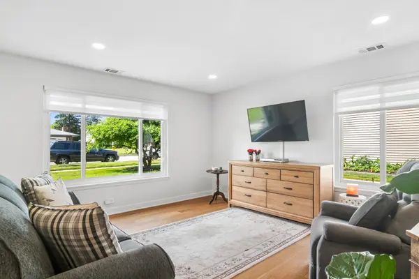 546 E Old Willow RD #249A, Prospect Heights, IL 60070