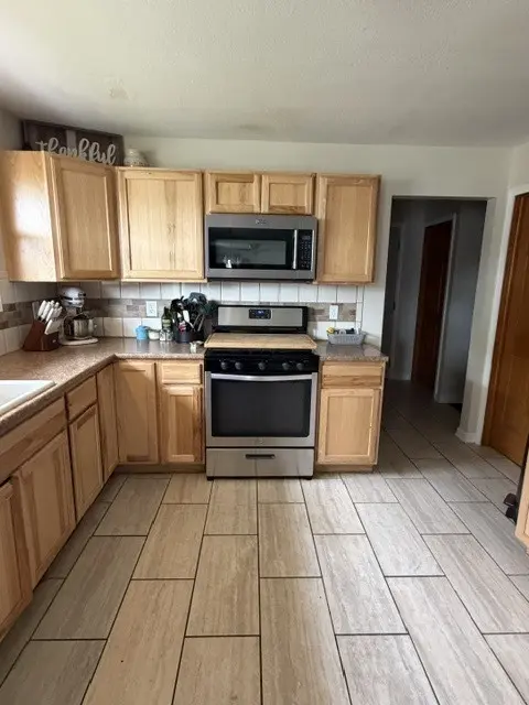 395 S Michigan AVE, Bradley, IL 60915
