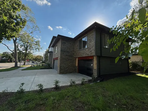 9100 Kenton AVE, Skokie, IL 60076