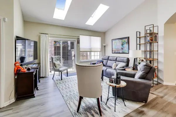 1701 Astor AVE, Oakbrook Terrace, IL 60181