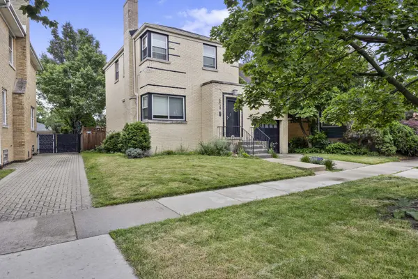 6938 Riverside DR, Berwyn, IL 60402