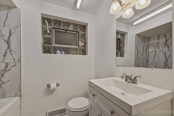 7935 S Blackstone AVE, Chicago, IL 60619